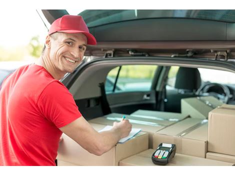 Entrega de Encomenda com Carro de Passeio Próximo a Goiânia