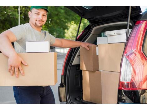 Entregas com Carro de Passeio Próximo a Goiânia